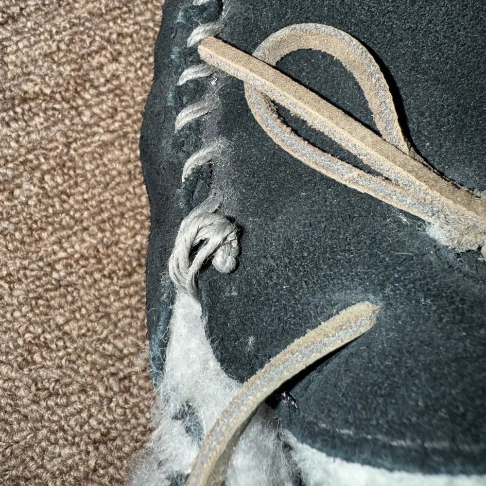 L.L. Bean Wicked Good Black Moccasins, Woman’s size 8 - Picture 6 of 7